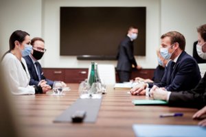 E. Macronas: turime būti labai griežti kalbėdami su Rusija apie Ukrainą ir Baltarusiją