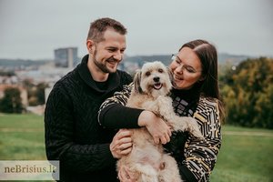 Išvydę apleistą šunelį nebenorėjo su juo skirtis: po purvu slėpėsi ypatingas grožis ir protas