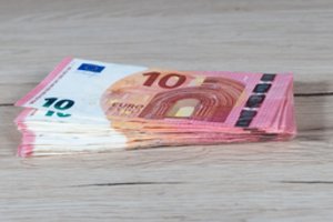 Už atlygį fiktyviu direktoriumi tapęs asmuo aiškinsis teisme