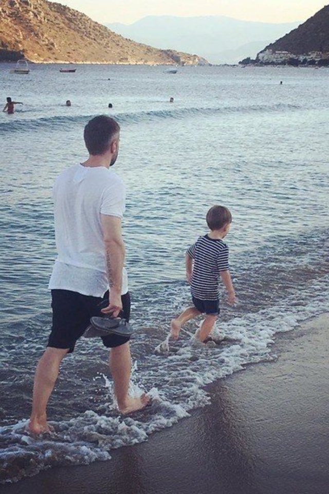  Dmitrijus Šepeliovas su sūnumi.<br> Instagramo nuotr.