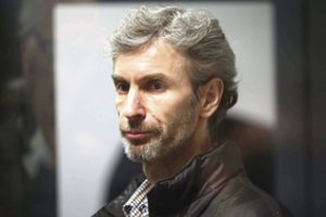 Teismas trims mėnesiam pratęsė A. Paleckiui ir D. Bertauskui taikomą intensyvią priežiūrą