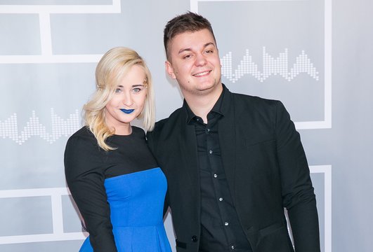 Dainotas Varnas prabilo apie skyrybas su atlikėja Rūta Loop