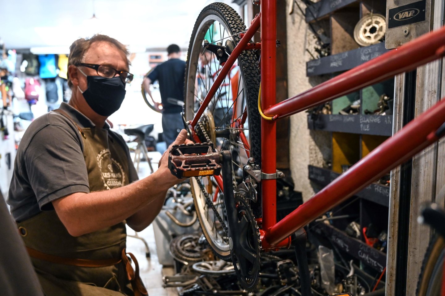 Prancūzijos valdžia skirs 50 eurų subsidiją dviračio remontui.<br>AFP/Scanpix nuotr.