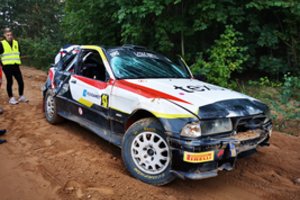 Nematytą avariją Elektrėnų ralyje patyręs ekipažas Zarasuose pasirodys su estų pagalba