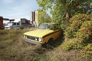 Iš patalpų Kaune iškraustyta istorinė technika riogso patvoryje – niekam nereikalinga?