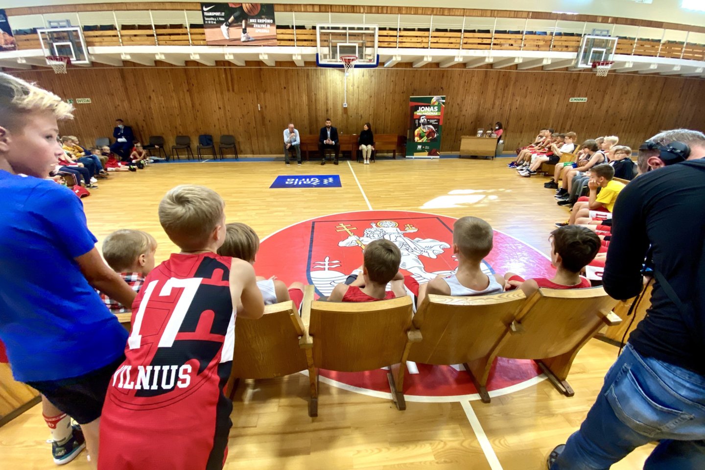 Vadinamoji skaidri sporto salių nuomos tvarka gerokai supriešino dvi Vilniuje veikiančias krepšinio mokyklas.<br>V.Ščiavinsko asociatyvi nuotr.