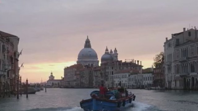 Potvyniai Šiaurės Italijoje atkirto gyvenvietes: Venecijoje sėkmingai veikia nauja sistema