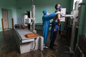 Ukrainoje nuo spalio pradžios kasdien užregistruojama per 4 tūkst. naujų COVID-19 atvejų