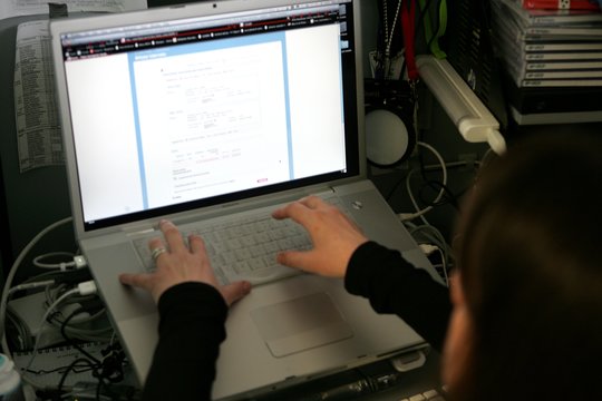 Šveicarijoje programišiai pavogė kelių universitetų darbuotojų atlyginimus