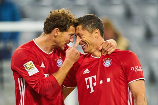 R. Lewandowskio „pokerį“ vainikavo „Bayern“ ekipos triumfas paskutinėmis rungtynių minutėmis