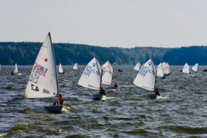 Jubiliejinės regatos „Rudens vėjas“ tradicijas pakoregavo ir COVID-19 pandemija, ir netikėtas oras