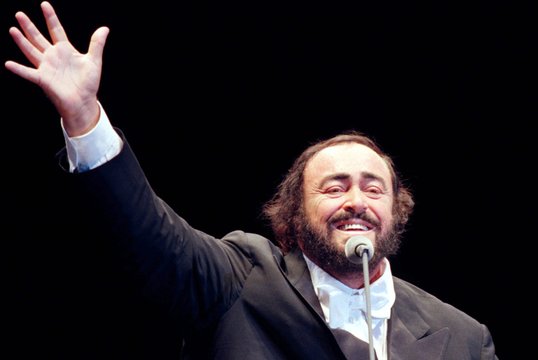 1935 m. gimė italų dainininkas, vienas žymiausių lyrinių tenorų Luciano Pavarotti. Mirė 2007 m.
