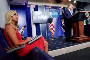 D. Trumpo atstovei spaudai nustatyta koronaviruso infekcija