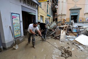Potvynių nuniokotoje pietryčių Prancūzijoje rasti dar trys žuvusieji
