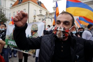 Kalnų Karabacho konflikto ribos jau išsiplėtė: baiminamasi, kad kils rimtas karas