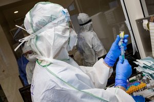 Lietuvoje koronavirusas jau nusinešė 101 gyvybę: paskelbė informaciją apie mirusius, židiniai – liepsnoja 