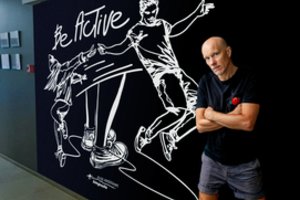 Paveikslą apie sportą nutapęs menininkas Algis Kriščiūnas: „Judėjimas man tapo vaistu“