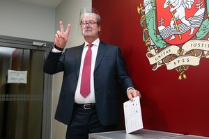 Balsuoti suskubęs V. Uspaskichas tikisi 30 mandatų