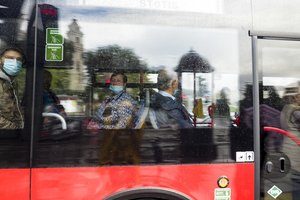 Europiečiai sėdi ant 8 trilijonų eurų maišo: dvigubai labiau pradėjo taupyti