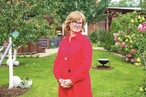 Iš Vilniaus pabėgusi mokytoja laukymę šalia miško pavertė savo šeimos rojumi