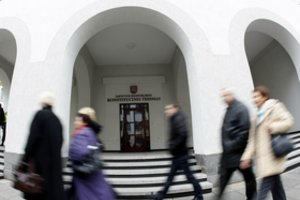 Pasidomėjo, ką veikia Konstitucinis teismas: viena teisėja – papildomų darbų rekordininkė