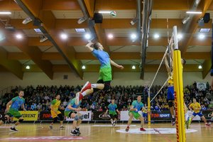 Startuoja su iššūkiais susiduriantys Lietuvos tinklinio čempionata