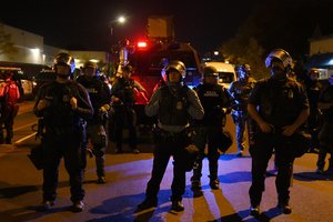 George'o Floydo nužudymu apkaltintas policininkas paleistas už užstatą