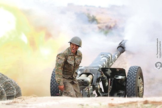 Naktį vėl raketomis buvo apšaudoma Kalnų Karabacho sostinė Stepanakertas