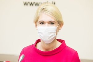 L. Matjošaitytė: rinkimų apylinkių darbuotojai gali iš karto utilizuoti panaudotas apsaugos priemones