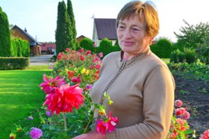 40 arų sklype gėlių daugiau nei daržovių: 65 daugėdiškės darbštumas stebina visus kaimynus