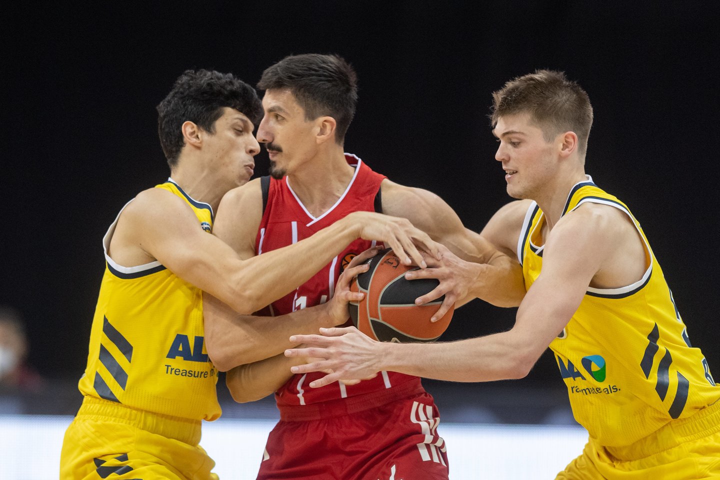 Vokietijos klubų derbyje triumfavo Miuncheno komanda.