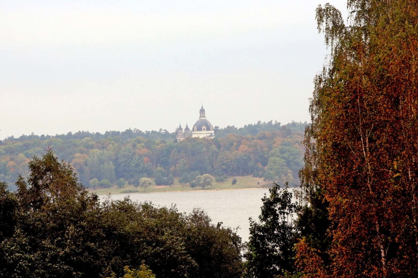 Nuo aikštelės galima gėrėtis Kauno mariomis ir Pažaislio vienuolyno kupolu.<br>M.Patašiaus nuotr.