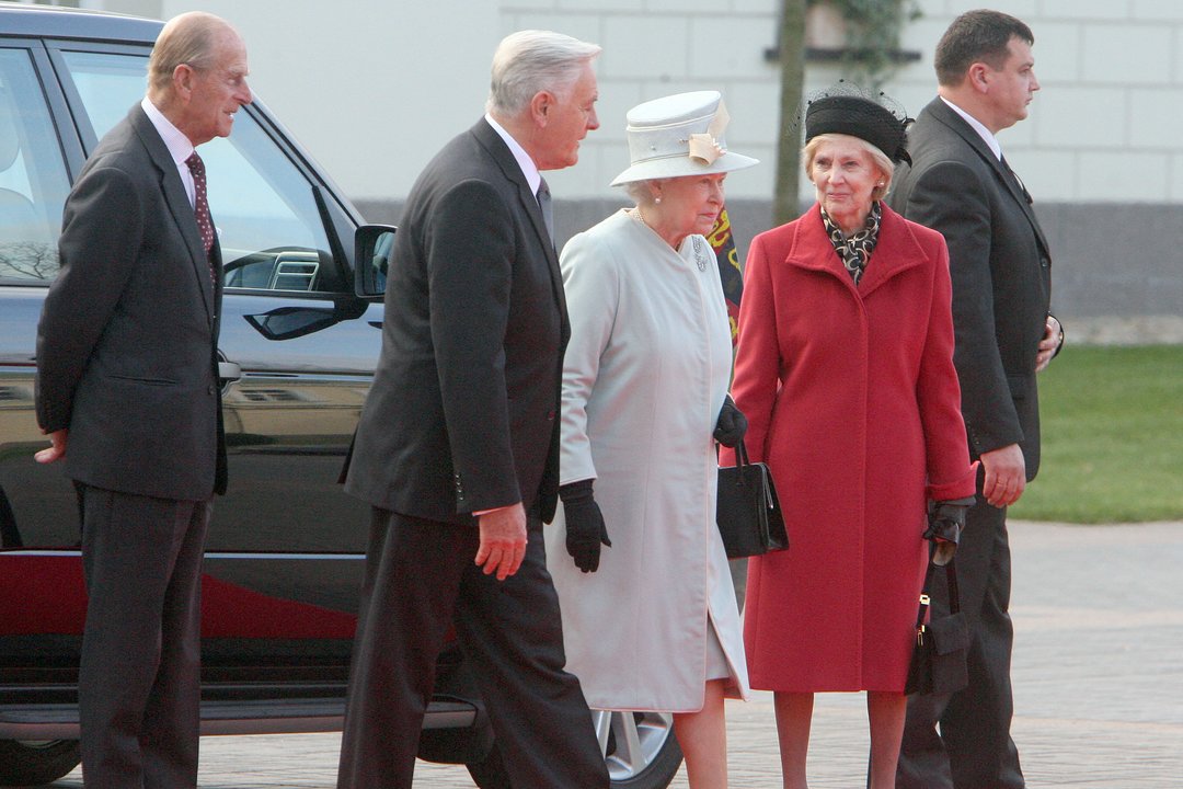 2006 m. spalio 16–18 d. Lietuvoje su valstybiniu vizitu lankėsi Didžiosios Britanijos karalienė Elizabeth II ir jos vyras Edinburgo princas Philipas.<br>P.Lileikio nuotr.