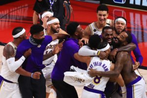 Galingas „Lakers“ žaidimas uždarė seriją: L. Jamesas ir jo kariauna – NBA čempionai