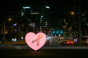 Simbolinė akimirka: beminint donorystės dieną, Lietuvoje skubiai atlikta inkstų ir ragenos transplantacija