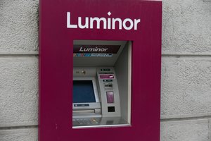 Įspėja „Luminor“ banko klientus: laikinai gali nepavykti atsiskaityti kortelėmis