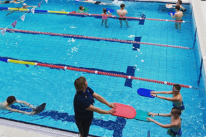 Nemokamos plaukimo pamokos Kauno miesto mokiniams sulaukė milžiniško susidomėjimo