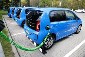 Dar šiemet Europoje prognozuoja elektromobilių pardavimų šuolį 