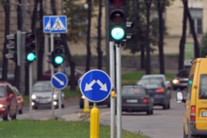 Įspėja dėl šviesoforų Vilniuje: nesilaikant taisyklių – žalias signalas gali neįsijungti