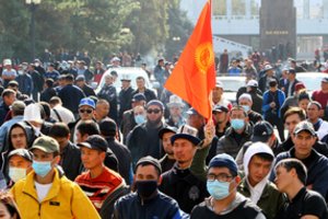 Kirgizijos prezidentas krizei užbaigti pritarė naujo premjerui skyrimui