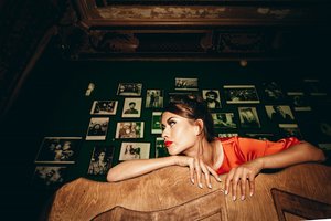 Justė Kraujelytė pristatė debiutinį albumą „Therapy“ – laukia net du pristatymo koncertai