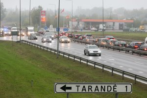 Vilniuje – masinė protesto akcija: neiškentę valdžios neveiksnumo, vairuotojai užkimšo sostinės gatves