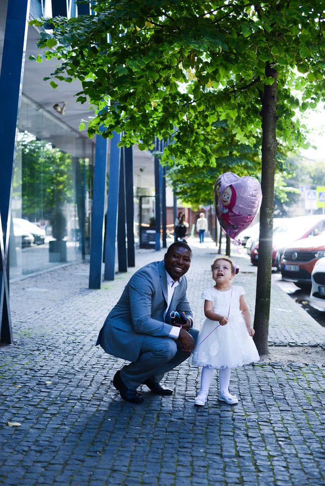 Lietuvė ir Nigerijos atstovas vienas kitą gerbia ir puikiai sutaria.<br> Asmeninio archyvo nuotr.