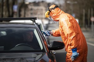  Vokiečius sugluminus naujiems suvaržymams dėl COVID-19, šalyje kilo „koronachaosas“