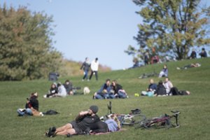 Apklausa: tik du trečdaliai Kanados gyventojų laiko JAV draugiška šalimi