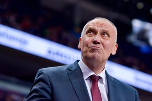 Ketvirtą pralaimėjimą Eurolygoje atsiriekęs R. Kurtinaitis guodėsi: „Ką aš galiu pasakyti krepšininkams?“