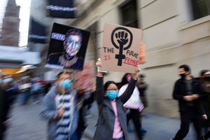 Tūkstančiai amerikiečių moterų išėjo į gatves protestuoti prieš D. Trumpą