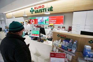 Laukiant COVID-19 vakcinos ankstinama data, nuo kurios skiepytis būtų galima vaistinėse