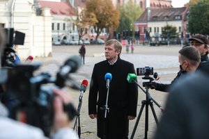 Ramūnas Karbauskis gąsdina: „Konservatoriai imsis diržų veržimo“