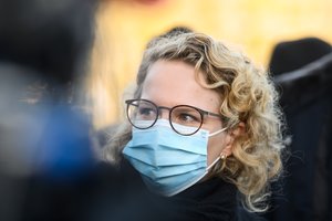 Balsuoti atvykusi A. Armonaitė: „Pagaliau pakeisime valdžią, kuri valdo Lietuvą per baimę ir skaldymą“